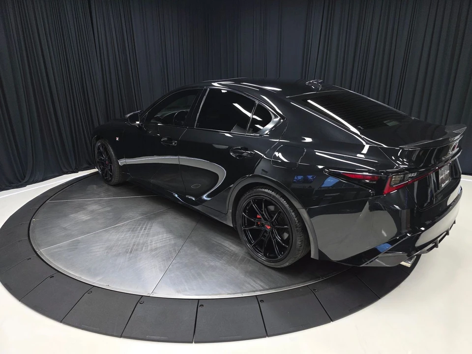2022 Lexus IS 3rd Gen - Image 11 of 31