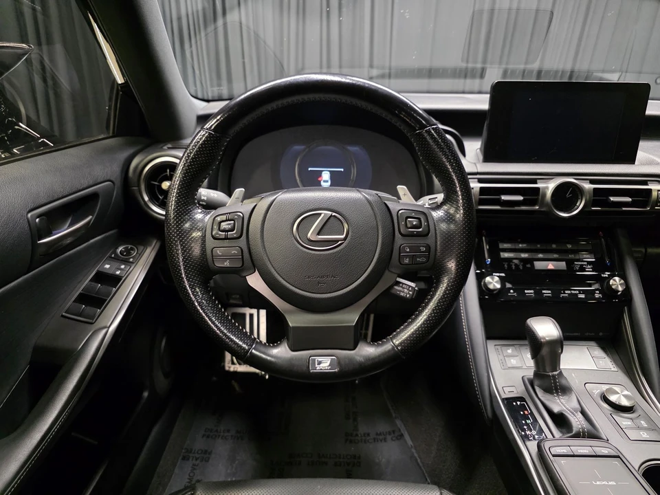 2022 Lexus IS 3rd Gen - Image 22 of 31