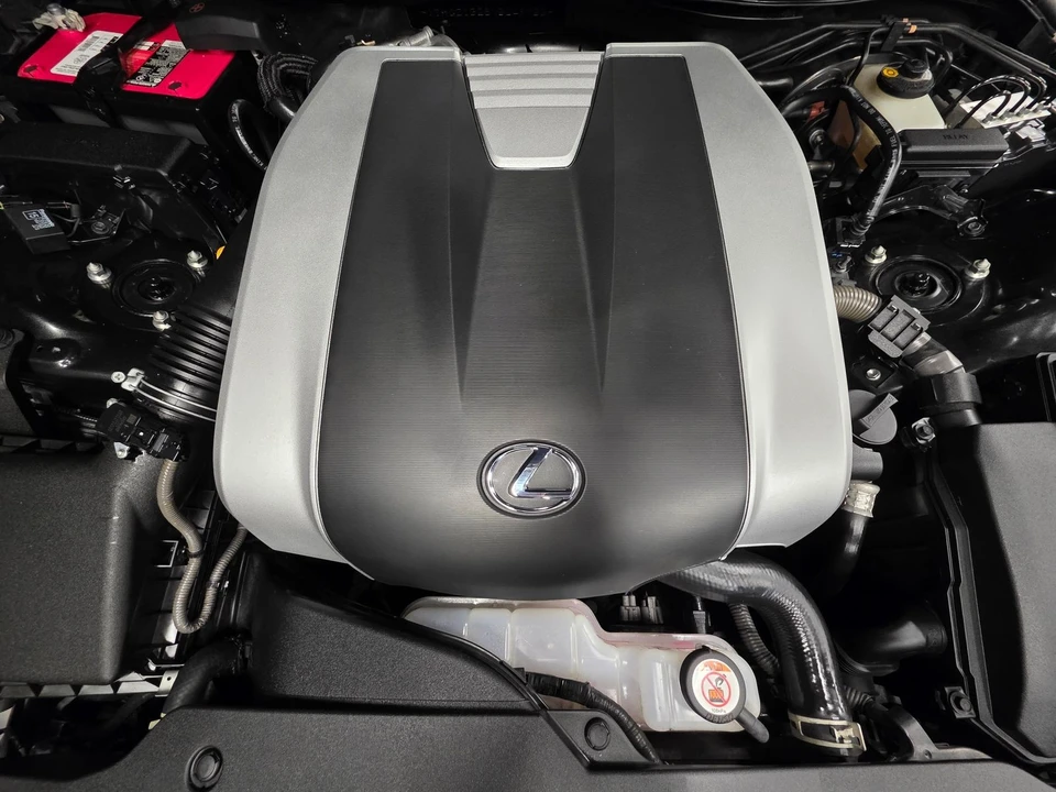 2022 Lexus IS 3rd Gen - Image 3 of 31
