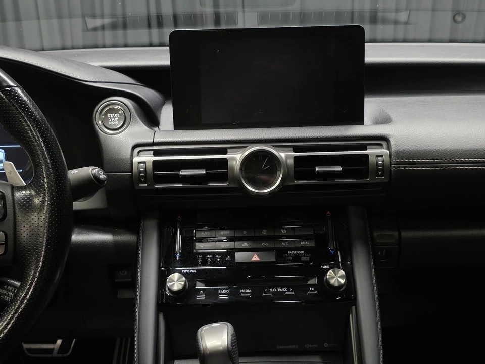 2022 Lexus IS 3rd Gen - Image 24 of 31