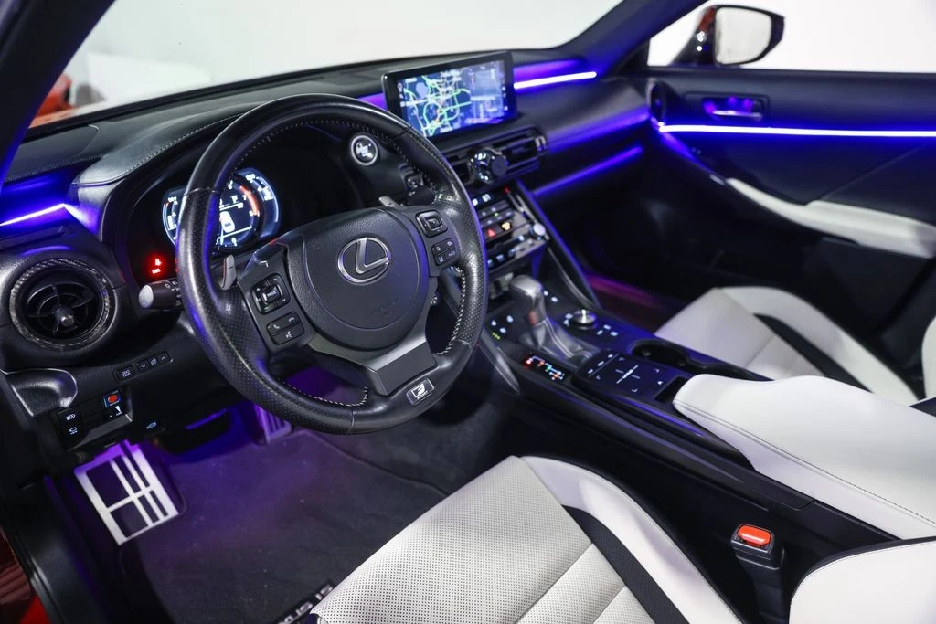 2022 Lexus IS 3rd Gen - Image 29 of 31