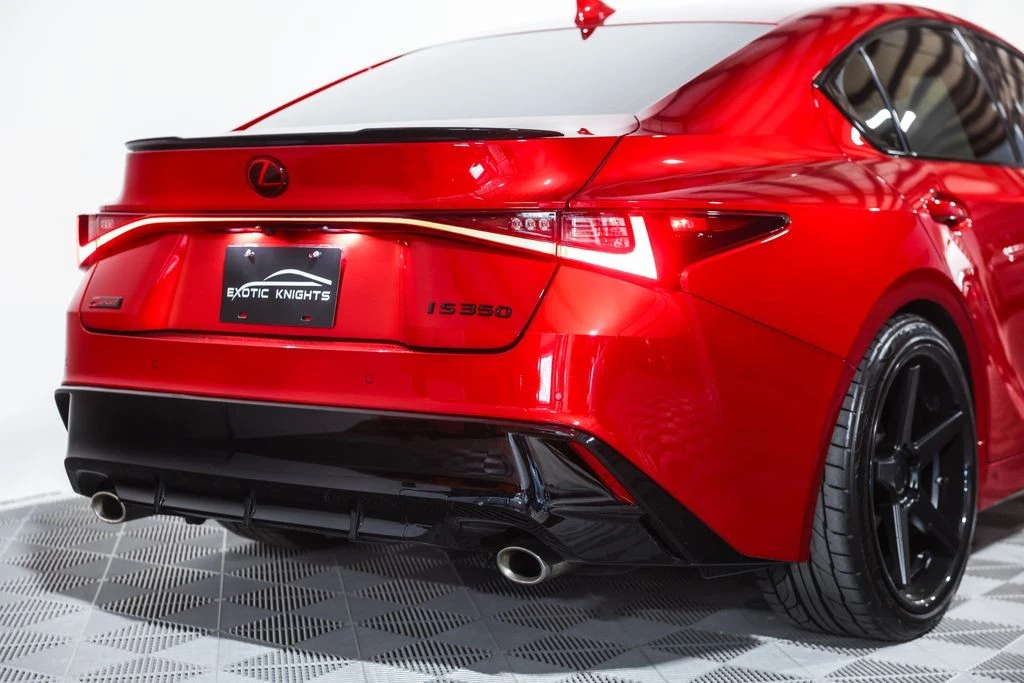 2022 Lexus IS 3rd Gen - Image 9 of 31
