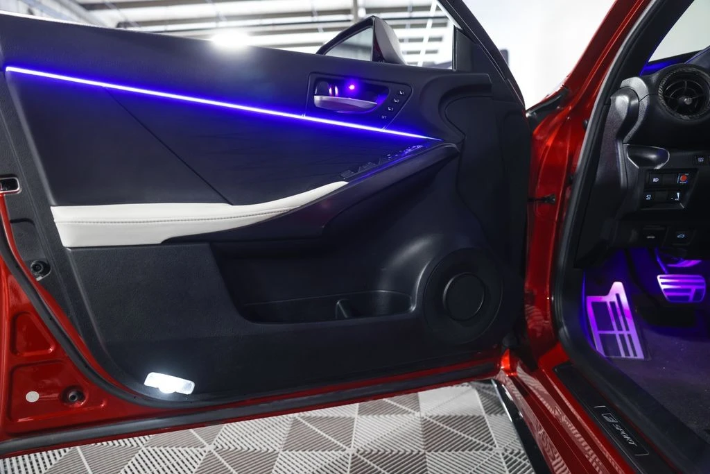 2022 Lexus IS 3rd Gen - Image 31 of 31