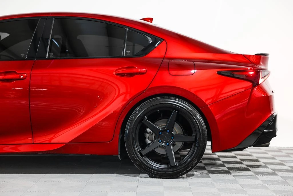 2022 Lexus IS 3rd Gen - Image 16 of 31
