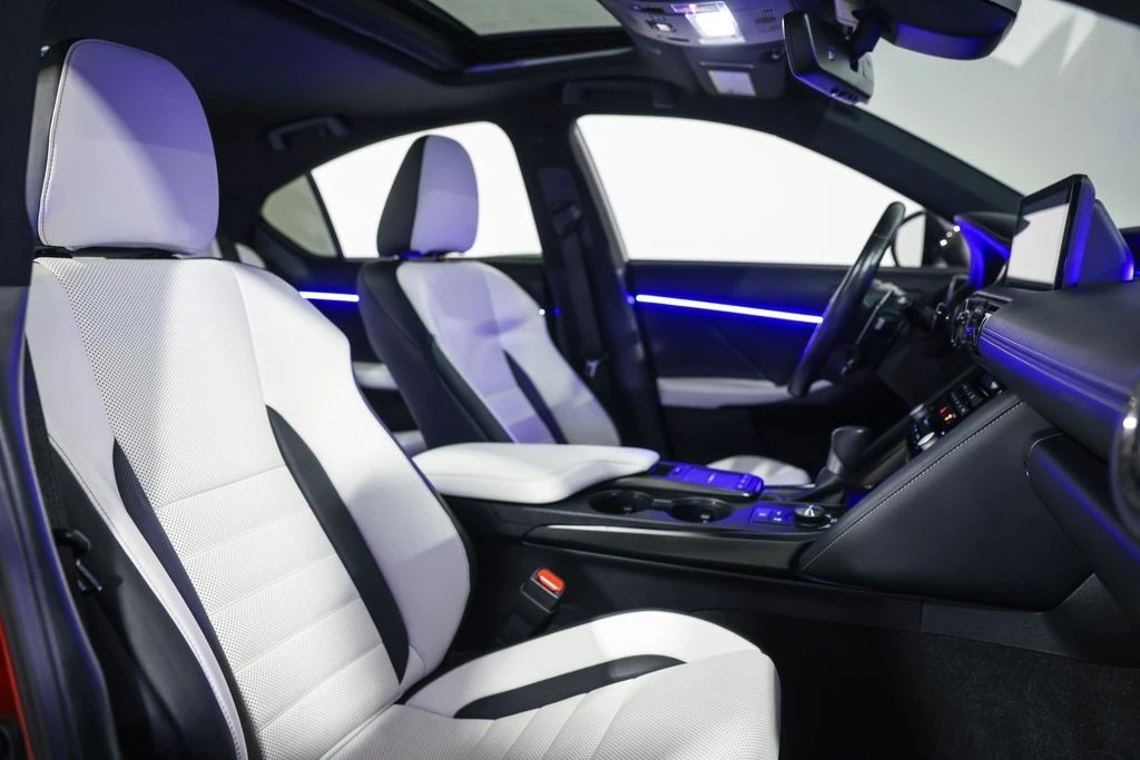 2022 Lexus IS 3rd Gen - Image 23 of 31
