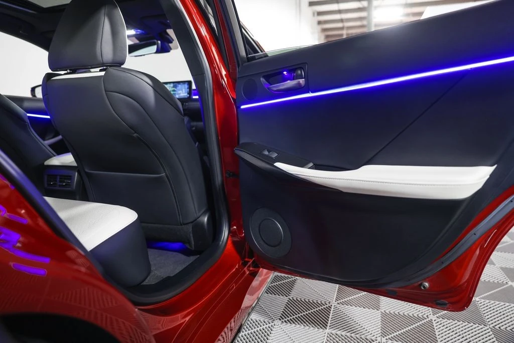 2022 Lexus IS 3rd Gen - Image 27 of 31