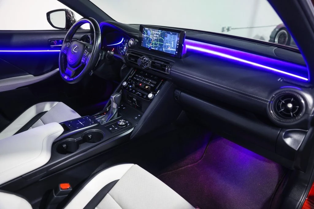 2022 Lexus IS 3rd Gen - Image 21 of 31