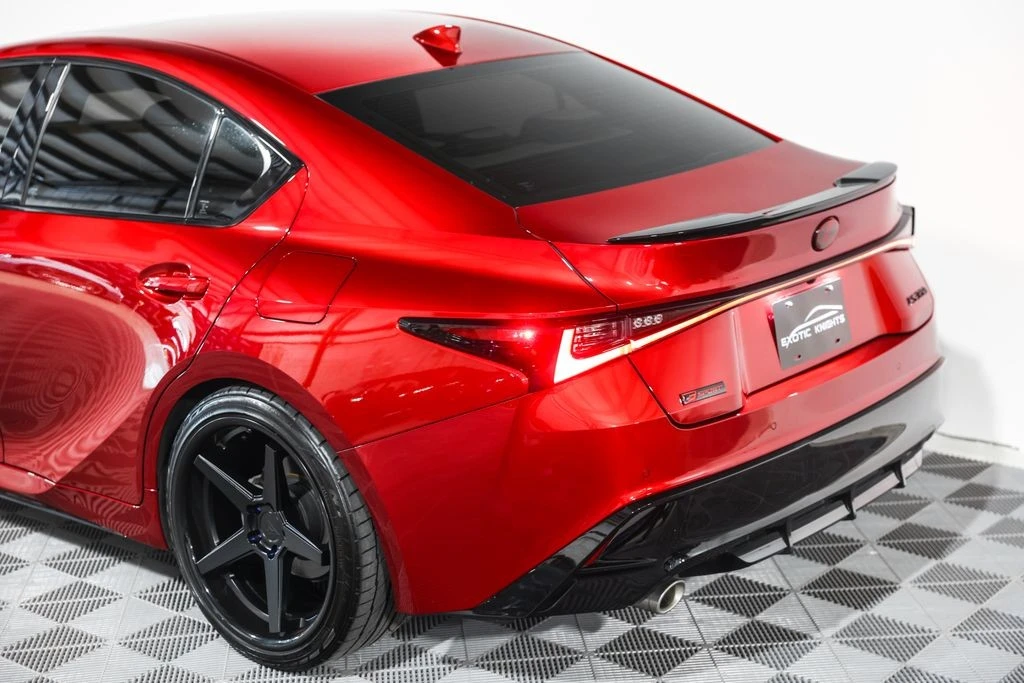 2022 Lexus IS 3rd Gen - Image 18 of 31