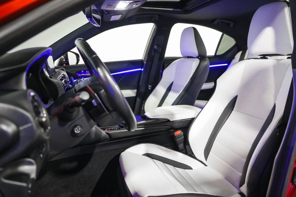 2022 Lexus IS 3rd Gen - Image 30 of 31