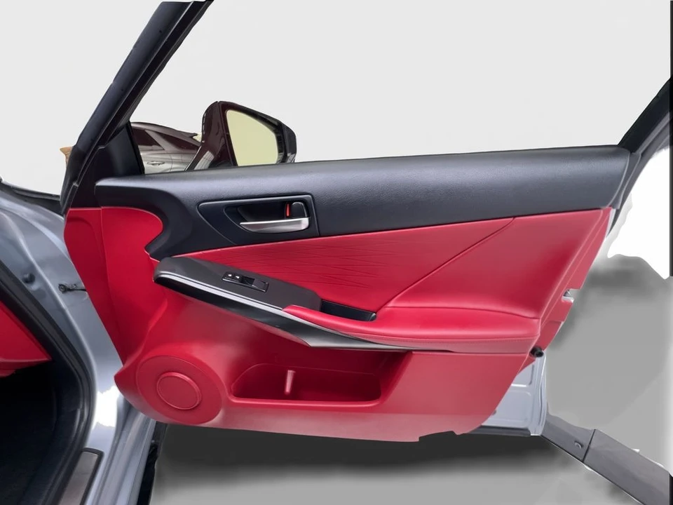 2022 Lexus IS 3rd Gen - Image 28 of 31