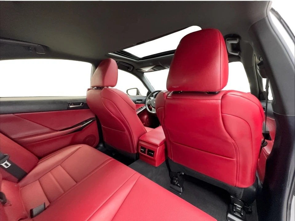 2022 Lexus IS 3rd Gen - Image 23 of 31