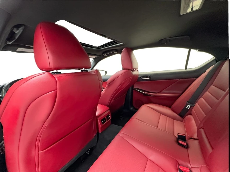 2022 Lexus IS 3rd Gen - Image 18 of 31