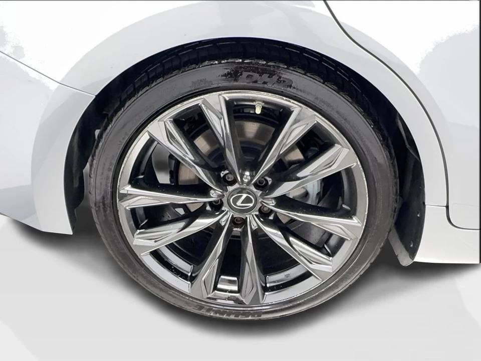 2022 Lexus IS 3rd Gen - Image 10 of 31