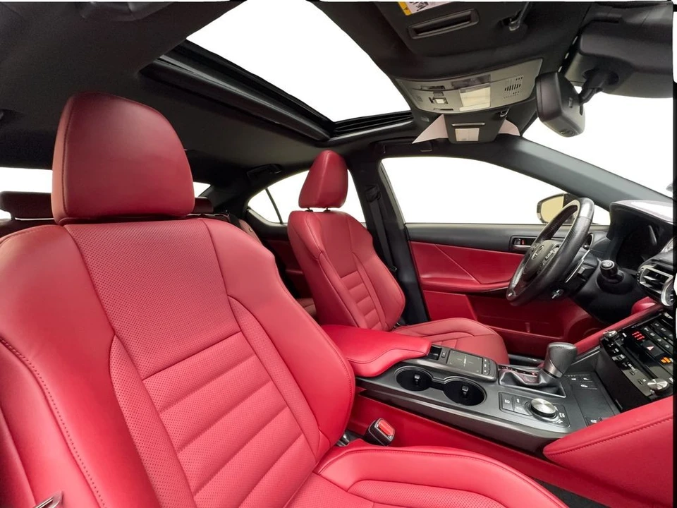 2022 Lexus IS 3rd Gen - Image 25 of 31