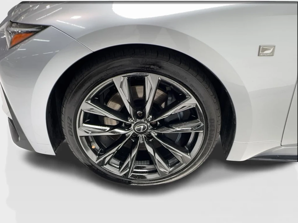 2022 Lexus IS 3rd Gen - Image 7 of 31