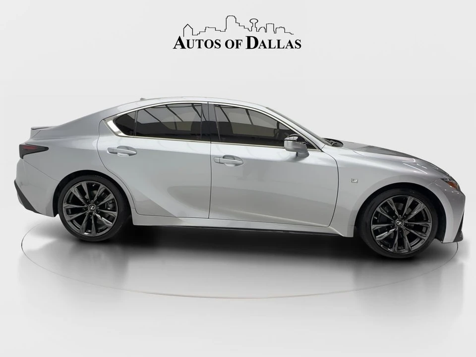 2022 Lexus IS 3rd Gen - Image 11 of 31