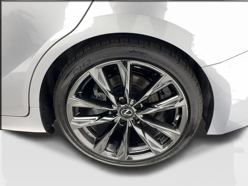 2022 Lexus IS 3rd Gen - Image 6 of 31