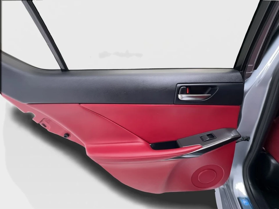 2022 Lexus IS 3rd Gen - Image 20 of 31