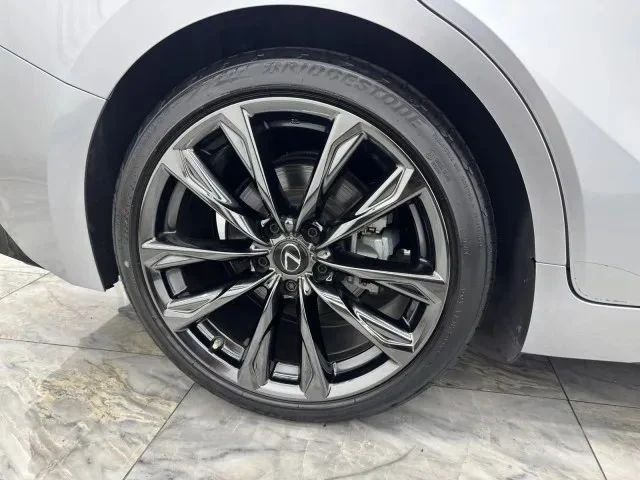2022 Lexus IS 3rd Gen - Image 11 of 12