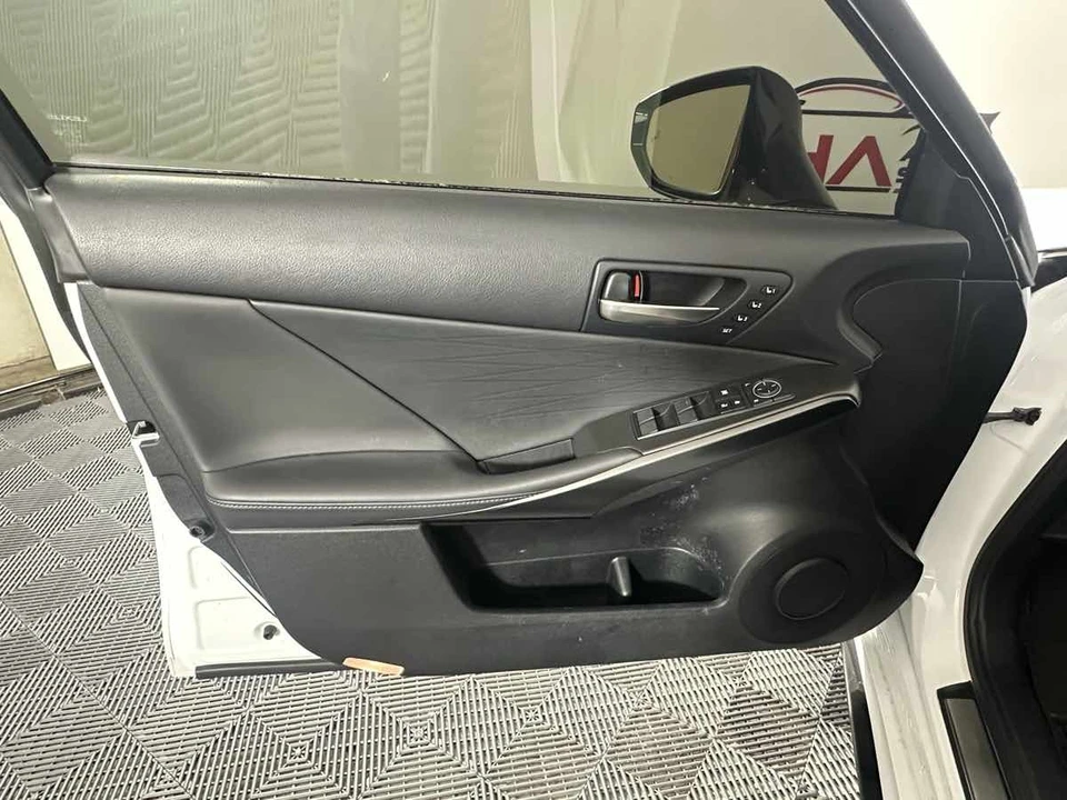 2022 Lexus IS 3rd Gen - Image 15 of 21