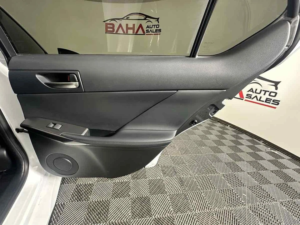 2022 Lexus IS 3rd Gen - Image 18 of 21