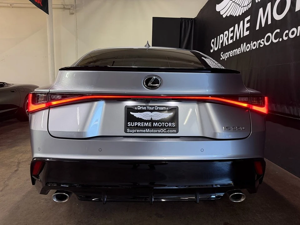 2022 Lexus IS 3rd Gen - Image 8 of 12