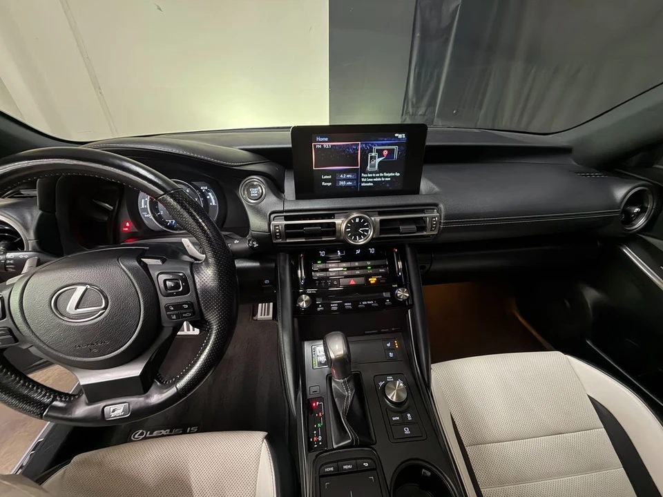 2022 Lexus IS 3rd Gen - Image 10 of 12