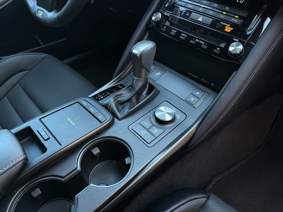 2022 Lexus IS 3rd Gen - Image 20 of 21