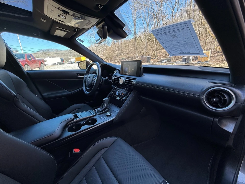 2022 Lexus IS 3rd Gen - Image 16 of 21