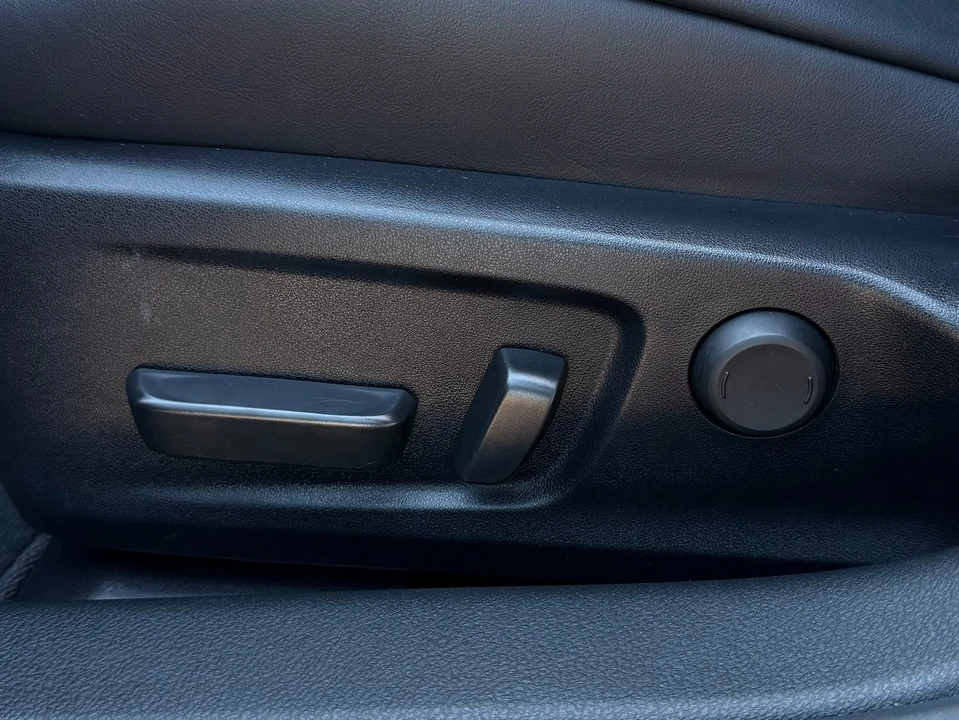 2022 Lexus IS 3rd Gen - Image 10 of 21