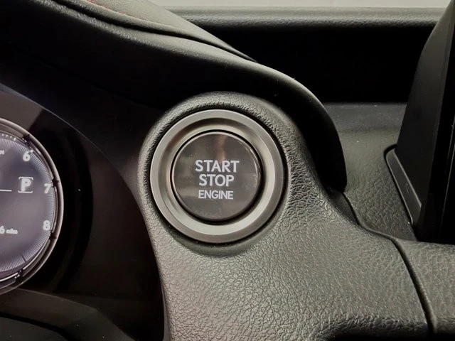2022 Lexus IS 3rd Gen - Image 29 of 31