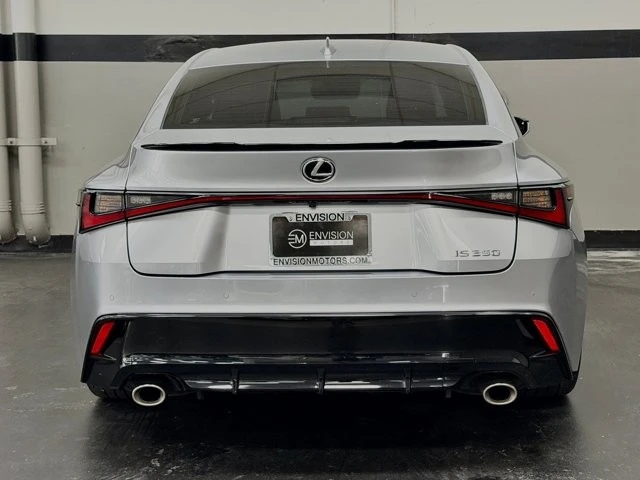 2022 Lexus IS 3rd Gen - Image 11 of 31