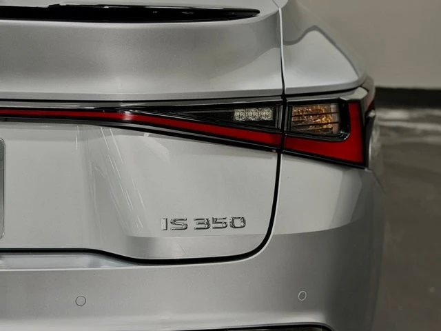 2022 Lexus IS 3rd Gen - Image 14 of 21