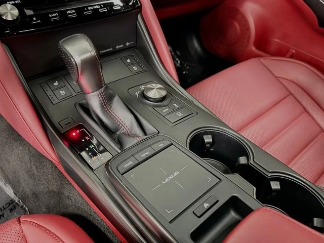 2022 Lexus IS 3rd Gen - Image 30 of 31