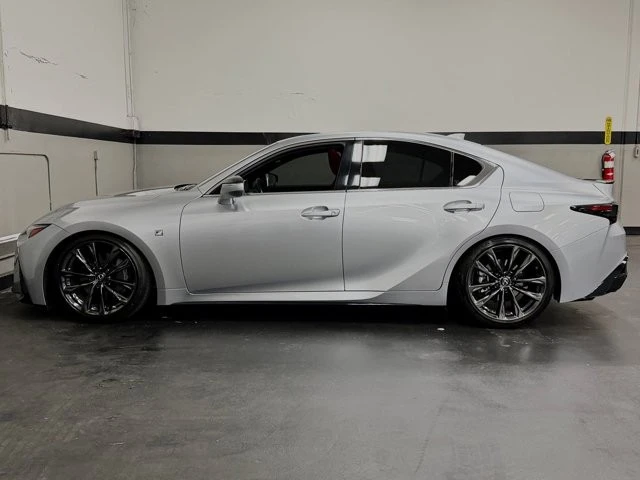 2022 Lexus IS 3rd Gen - Image 9 of 31