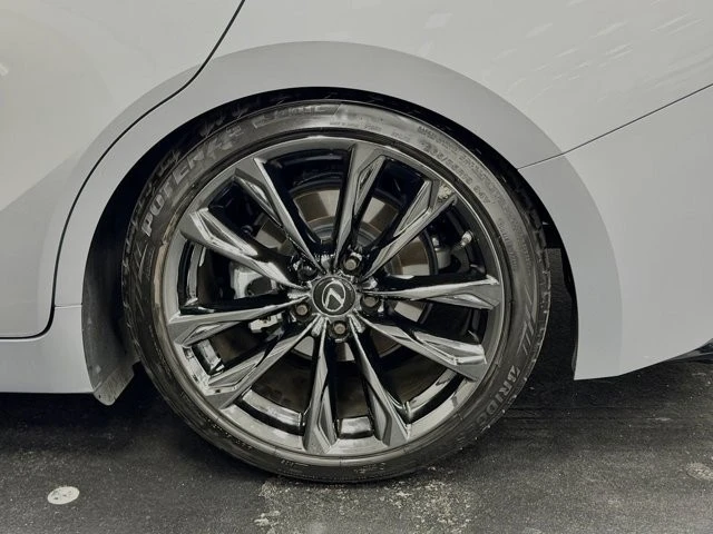 2022 Lexus IS 3rd Gen - Image 16 of 21