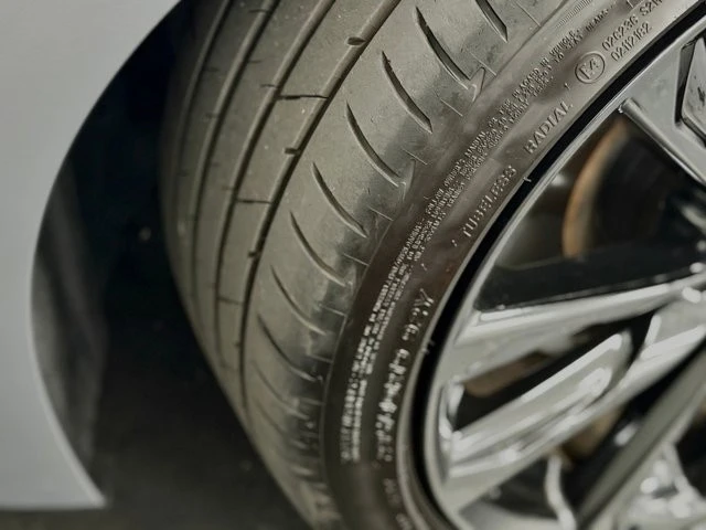 2022 Lexus IS 3rd Gen - Image 18 of 21
