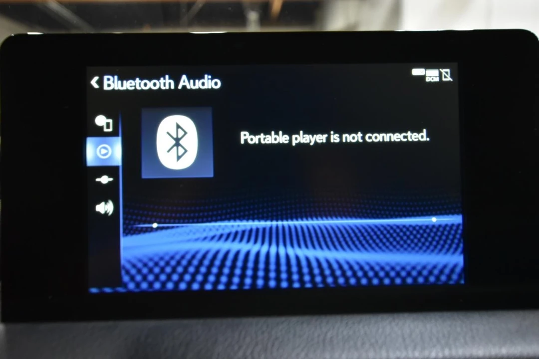 2022 Lexus IS 3rd Gen - Image 24 of 31