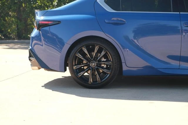 2022 Lexus IS 3rd Gen - Image 11 of 21