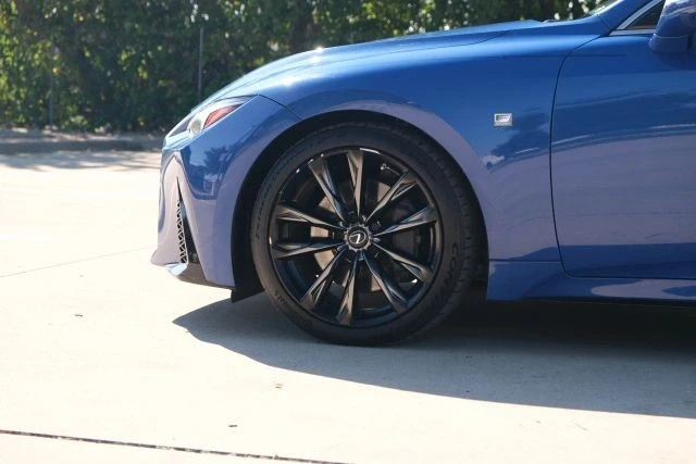 2022 Lexus IS 3rd Gen - Image 9 of 21
