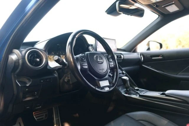 2022 Lexus IS 3rd Gen - Image 18 of 21