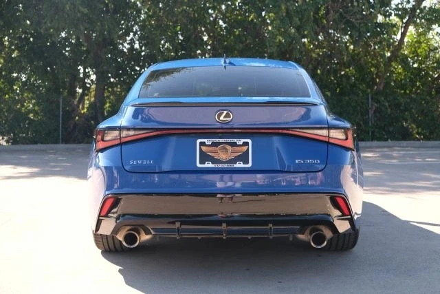 2022 Lexus IS 3rd Gen - Image 15 of 21