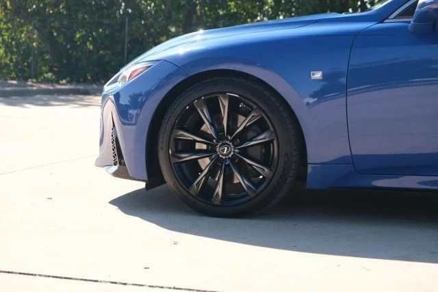 2022 Lexus IS 3rd Gen - Image 9 of 21