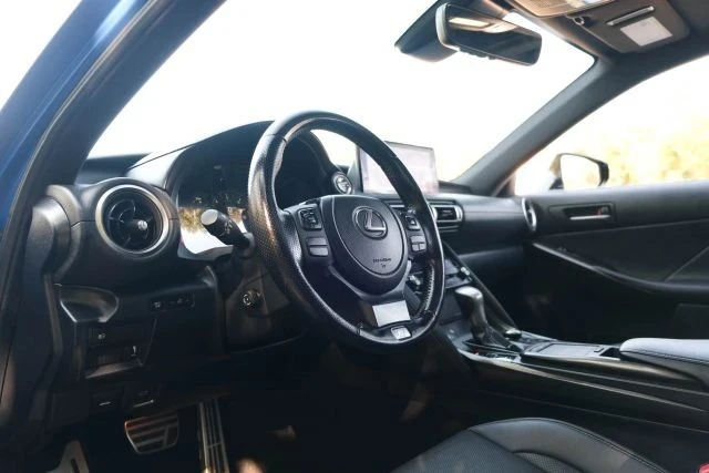 2022 Lexus IS 3rd Gen - Image 19 of 21