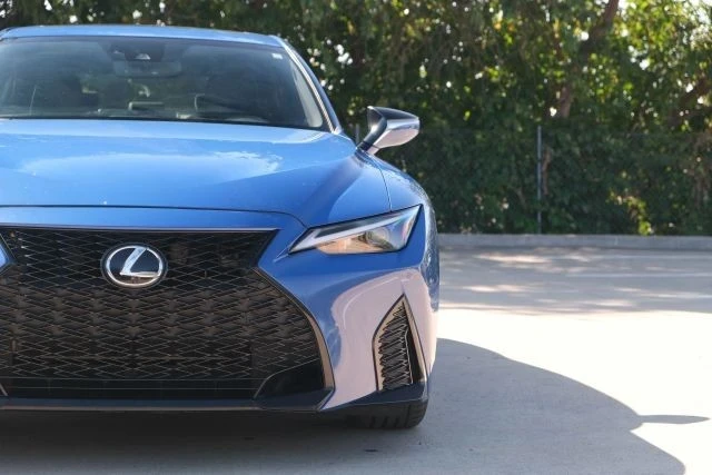 2022 Lexus IS 3rd Gen - Image 4 of 21