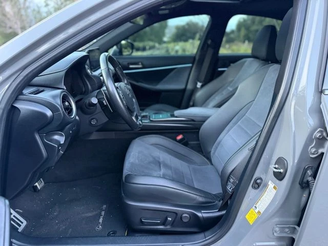2022 Lexus IS 3rd Gen - Image 15 of 21