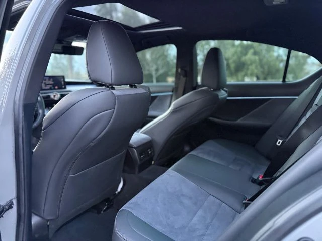 2022 Lexus IS 3rd Gen - Image 18 of 21