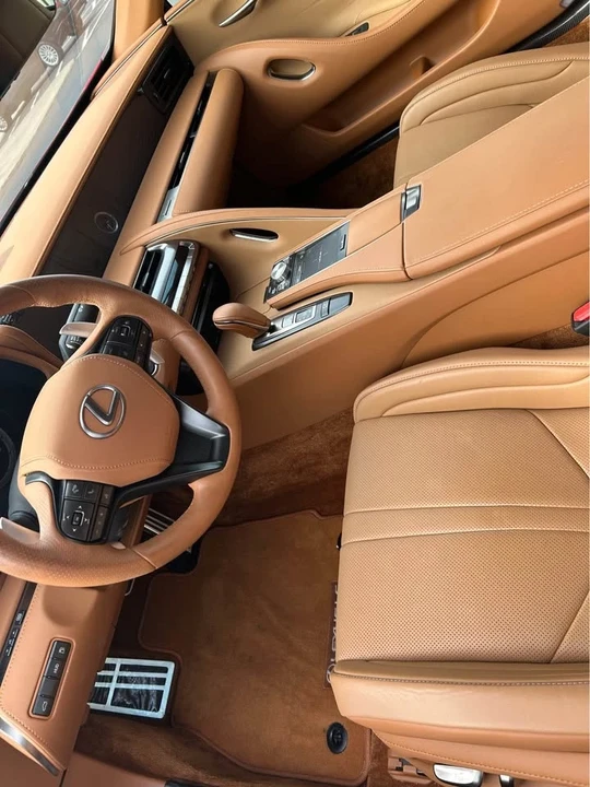 2022 Lexus LC - Image 4 of 4
