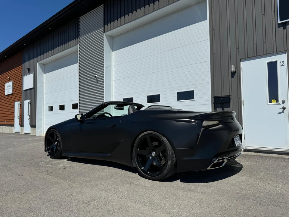 2022 Lexus LC - Image 17 of 31
