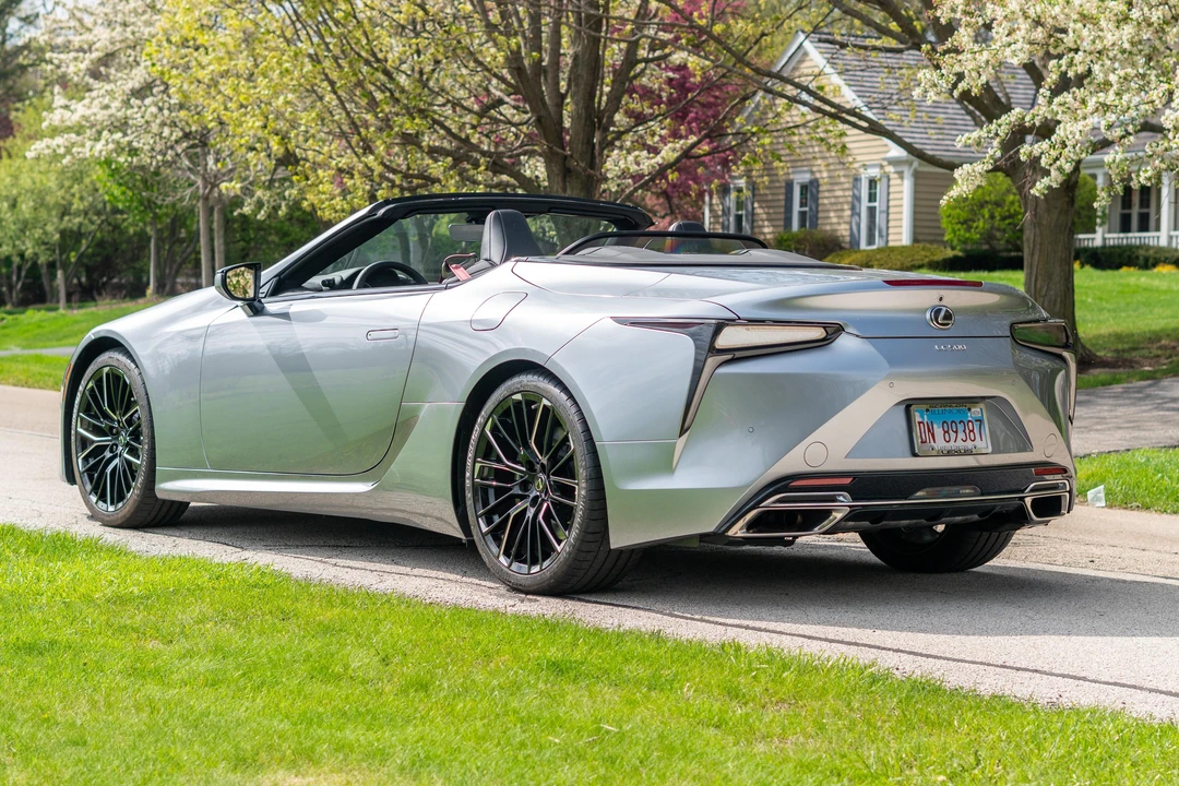 2022 Lexus LC - Image 9 of 31